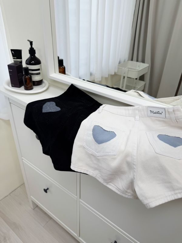 Bottom|雙心牛仔短褲 