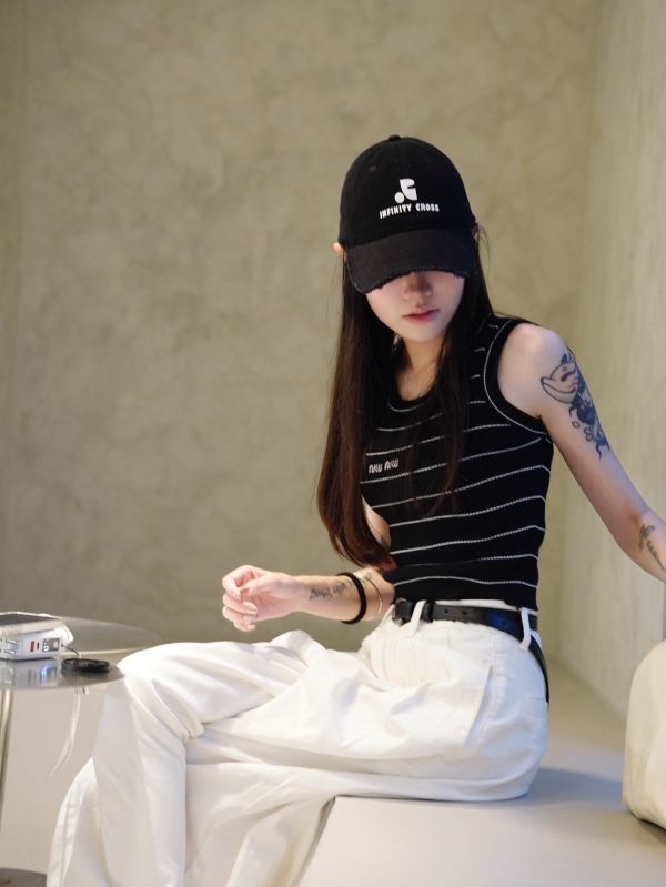 【百搭TOP】彈性小刺繡logo背心 