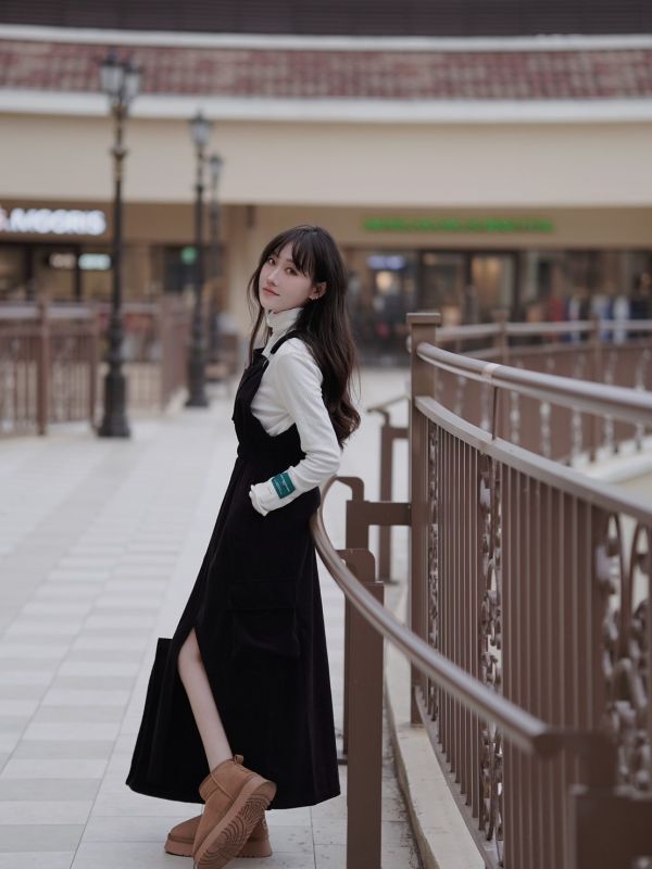 iNINE 韓氣滿滿開衩連身裙 