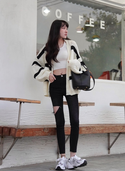 iNINE韓系後三釦高腰修身牛仔九分褲 