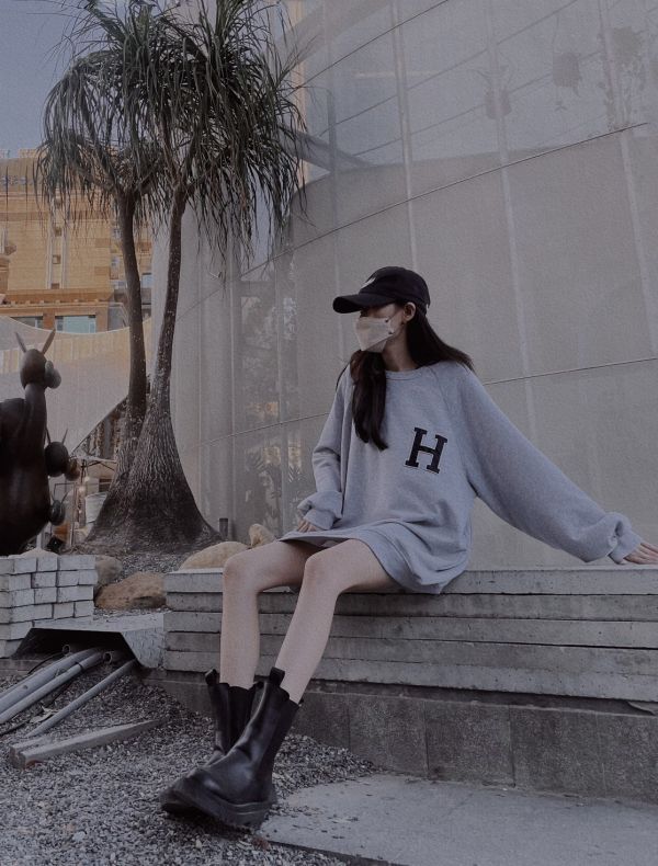 韓系無刷毛H字大學T 