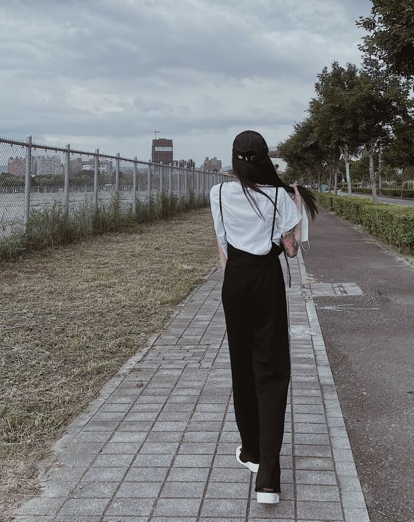 雙繩吊帶連身褲 