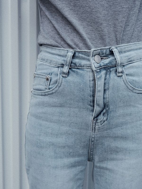 Inine 法式刺繡字母短T/清新百搭高腰奶藍軟牛仔九分褲 