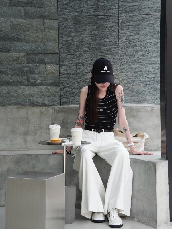 【百搭TOP】彈性小刺繡logo背心 