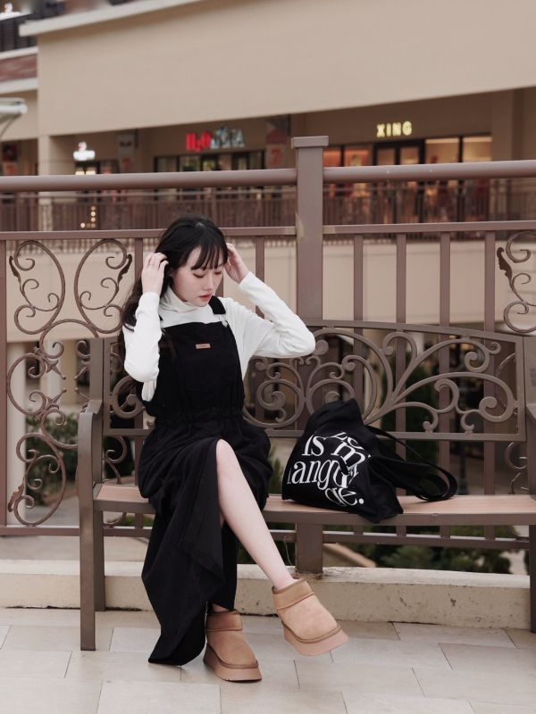 iNINE 韓氣滿滿開衩連身裙 