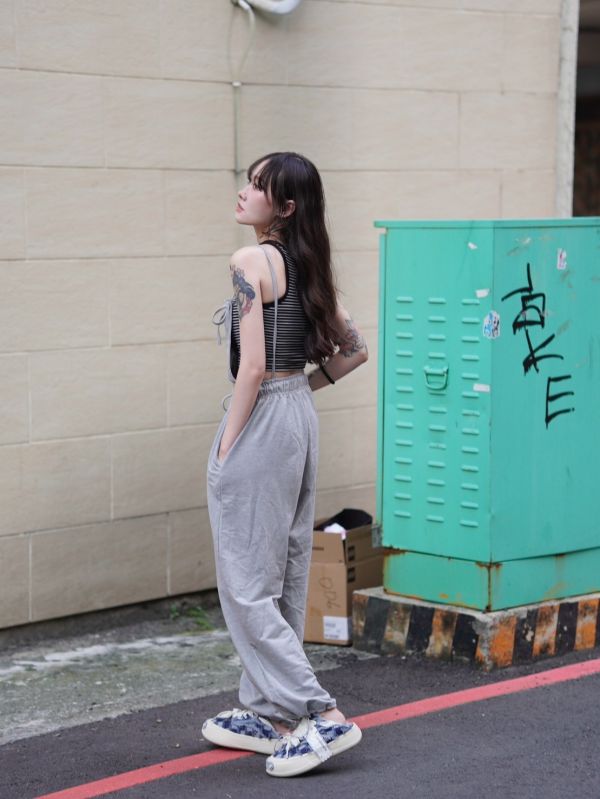 iNINE【帶胸墊】鐵標條紋背心 
