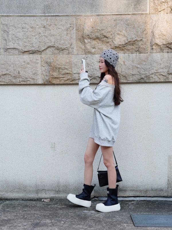 Sweatshirt.｜韓製斜肩墨鏡女大學t 