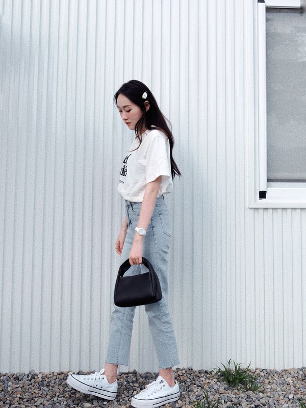 Inine 法式刺繡字母短T/清新百搭高腰奶藍軟牛仔九分褲 