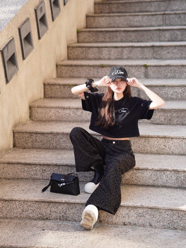 TOP｜iNINE品牌弧形短版T 