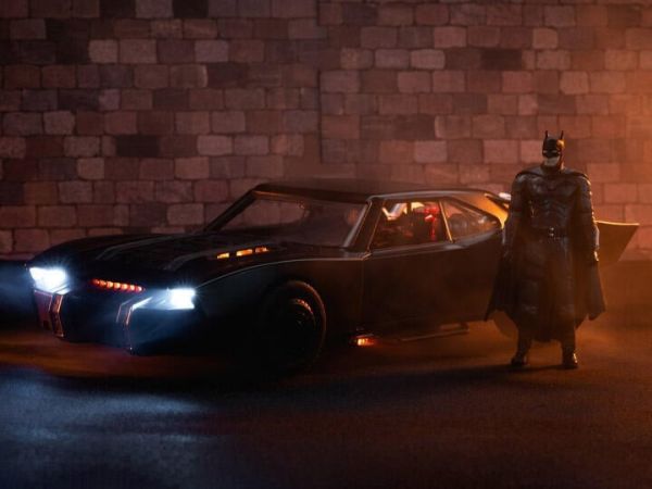 【史派克工廠】 現貨 Jada Toys 蝙蝠俠 2022 蝙蝠車 合金 1:18 全車可發光 0520 Jada Toys 蝙蝠俠 2022 蝙蝠車 合金 1:18 全車可發光