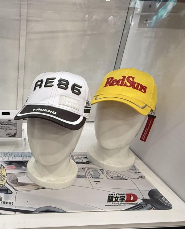 【史派克工廠】現貨 美國2026 AX動漫展 頭文字D 限定帽 2版 現貨 美國2026 AX動漫展 頭文字D 限定帽 2版偶