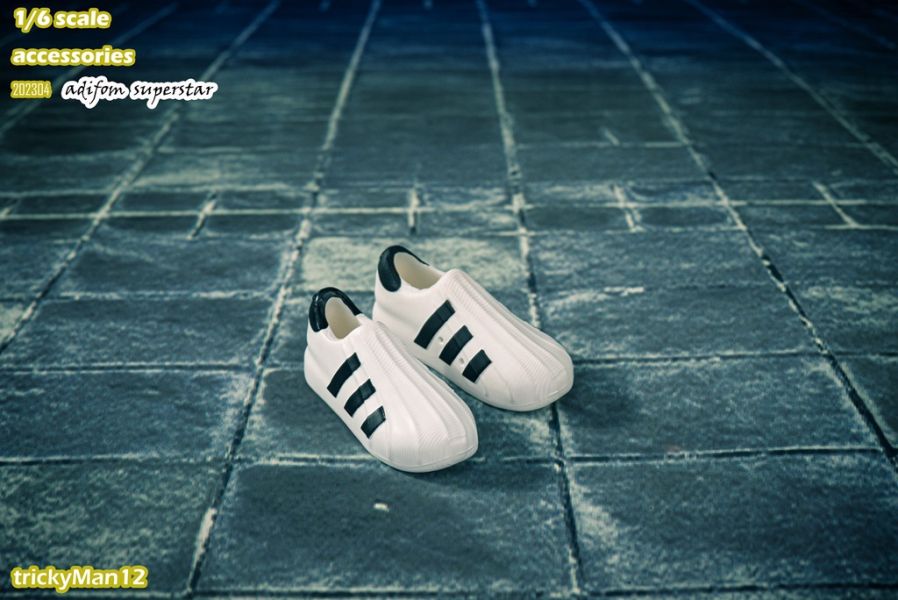 【史派克工廠】結單 預購23年6月 trickyMan12 1/6 搪膠運動鞋 202304-5 白色 & 黑色 0525 trickyMan12 1/6 搪膠運動鞋 202304-5 白色 & 黑色