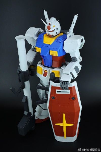 【史派克工廠】結單 預購24年Q2 方大競 1/35 初代鋼彈 元祖 特大頭像胸像比例 LED燈可發光 組裝模型 0510 方大競 1/35 初代鋼彈 元祖 特大頭像胸像比例 LED燈可發光 組裝模