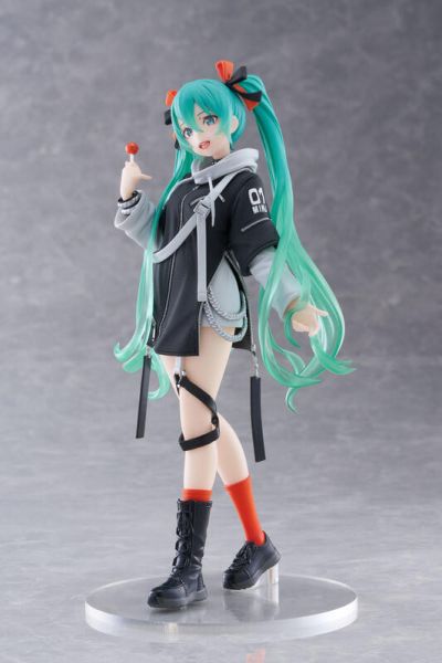 【史派克工廠】結單預購24年11月 TAITO 景品 初音未來 時裝 龐克裝 約18cm 0912 TAITO 景品 初音未來 時裝 龐克裝 約18cm