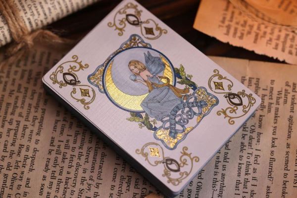 【史派克工廠】預購免運26年7月 Room One Cards 安徒生童話 撲克牌 石榴石&藍寶石 簽名版 0601 Room One Cards 安徒生童話 撲克牌 石榴石&藍寶石 簽名版