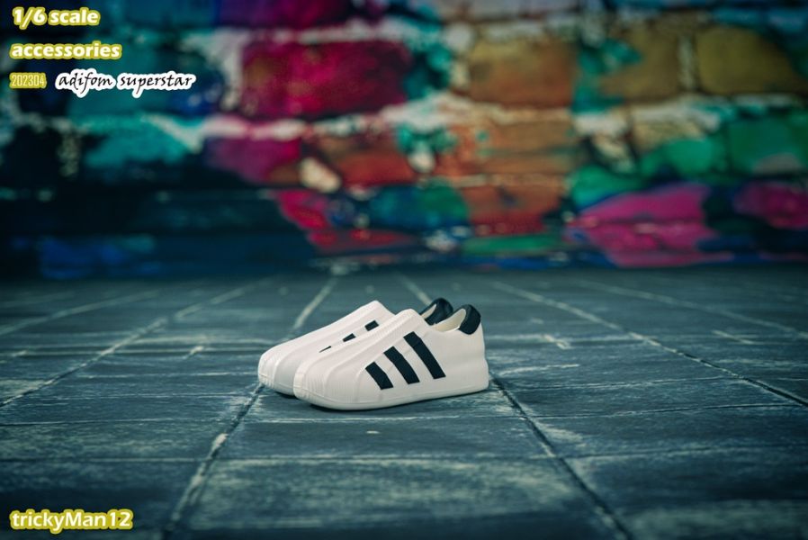 【史派克工廠】結單 預購23年6月 trickyMan12 1/6 搪膠運動鞋 202304-5 白色 & 黑色 0525 trickyMan12 1/6 搪膠運動鞋 202304-5 白色 & 黑色