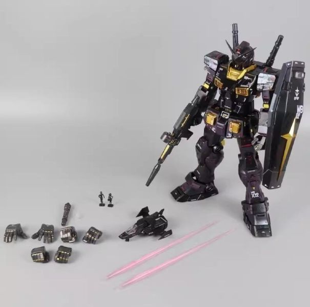 【史派克工廠】現貨 大班 PGUI 1/60 RX-78-2 初代鋼彈 偏光塗層 變色龍 現貨 大班 PGUI 1/60 RX-78-2 初代鋼彈 偏光塗層 變色龍