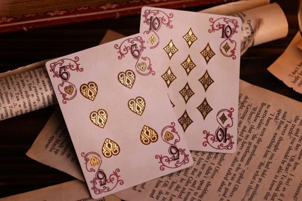 【史派克工廠】預購免運26年7月 Room One Cards 安徒生童話 撲克牌 石榴石&藍寶石 簽名版 0601 Room One Cards 安徒生童話 撲克牌 石榴石&藍寶石 簽名版