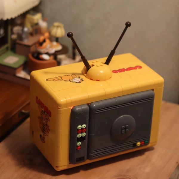 【史派克工廠】現貨免運 不挑盒 貝樂迪 正版授權 加菲貓 電視機 積木 0620 貝樂迪 正版授權 加菲貓 電視機 積木