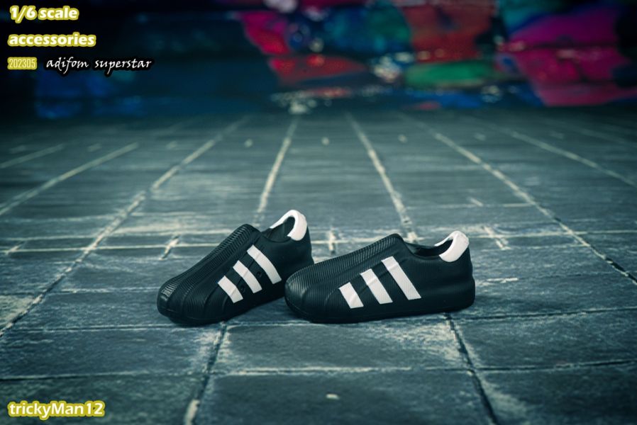 【史派克工廠】結單 預購23年6月 trickyMan12 1/6 搪膠運動鞋 202304-5 白色 & 黑色 0525 trickyMan12 1/6 搪膠運動鞋 202304-5 白色 & 黑色