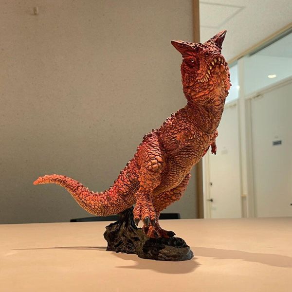 【史派克工廠】結單25年2月 gruezi lab 食肉牛龍 紅色 37公分 軟膠完成品 1119 gruezi lab 食肉牛龍 紅色 37公分 軟膠完成品