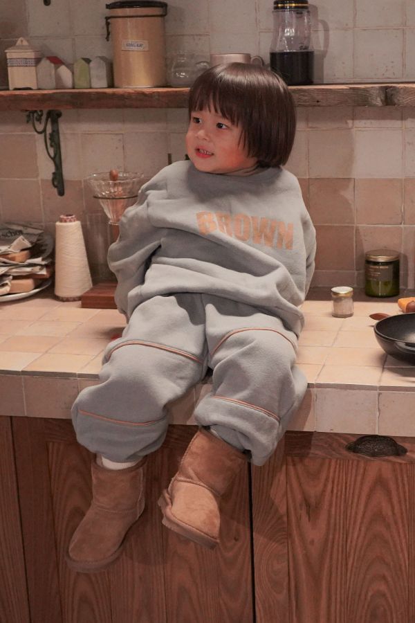 BROWN字母拼接衛衣｜2COLORS 