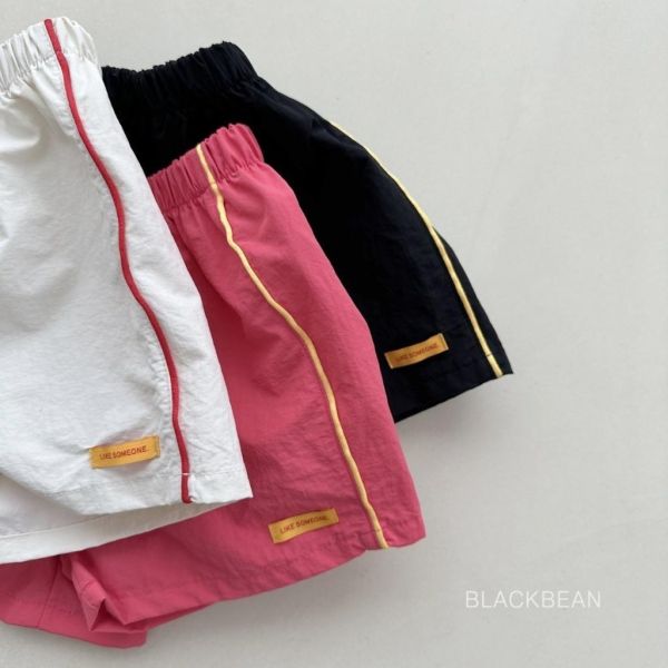 BLACKBEAN｜側線條短褲 