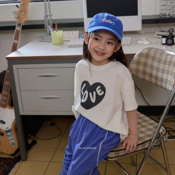 BLACKBEAN｜愛心字母短TEE 