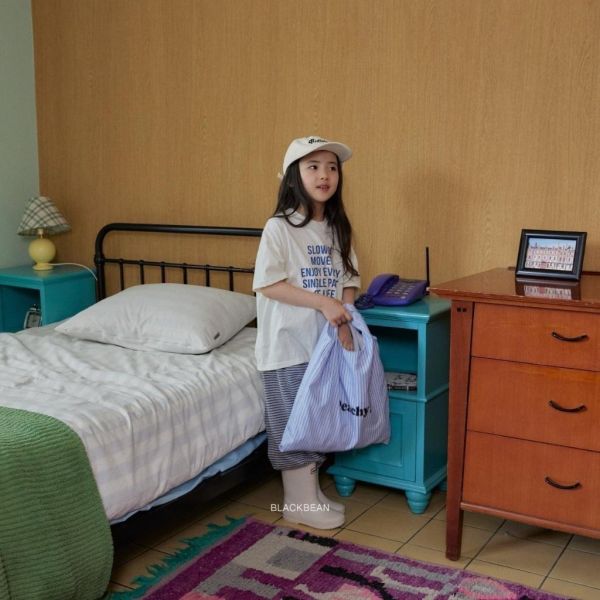 BLACKBEAN｜SLOWLY字母短TEE 