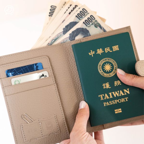 客製化多功能護照包 皮革護照套,護照保護套,護照夾,寵物似顏繪,旅行,生日禮物,新婚禮物,出國必備,情侶禮物,dea,aapaint,可印,似顏繪,多功能護照套,多功能護照包,客製化錢包,客製化護照