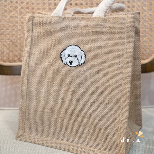 de.a 滴ㄟ【客製化刺繡手提袋】麻布手提袋 無印良品手提袋 客製化刺繡,環保購物袋,麻布購物袋,黃麻購物袋,刺繡麻布袋,無印良品麻布袋,客製化刺繡購物袋,客製化刺繡麻布袋