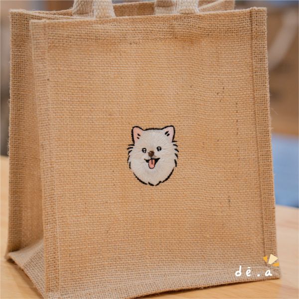 de.a 滴ㄟ【客製化刺繡手提袋】麻布手提袋 無印良品手提袋 客製化刺繡,環保購物袋,麻布購物袋,黃麻購物袋,刺繡麻布袋,無印良品麻布袋,客製化刺繡購物袋,客製化刺繡麻布袋