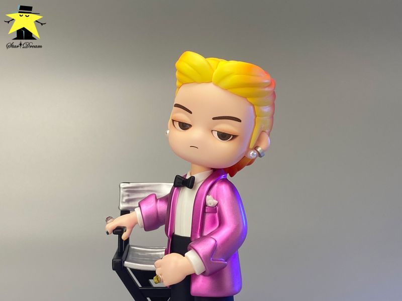 【售罄展示追加請私訊客服@toystationtw】G-DRAGON 第三張專輯 D-1 海報Ubermensch 手辦雕像 X StarDream 玩驛丨Toy station, GK雕像預購, GK雕像代購, GK雕像現貨, GK雕像修復, 咒術, 咒術迴戰, SCC玩具屋, 玩具給庫, NBA, 瘋公仔, 訂製雕像,模型,伯公仔,gk,玩驛,火影,夜風本舖,海賊,死神,航海王,獵人,阿拉蕾,七大罪,七龍珠,寶可夢,神奇寶貝,哥吉拉,宮崎駿,迪士尼,灌籃高手,鬼滅之刃,一拳超人,蠟筆小新,咒術,鏈鋸人,進擊的巨人,乙骨,我英