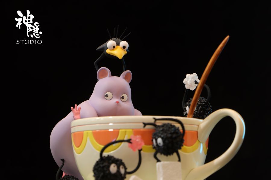 【售罄展示追加請私訊客服@toystationtw】宮崎駿 遇見系列 坊寶寶的治癒茶時 X 神隱工作室 玩驛丨Toy station, GK雕像預購, GK雕像代購, GK雕像現貨, GK雕像修復, 咒術, 咒術迴戰, SCC玩具屋, 玩具給庫, NBA, 瘋公仔, 訂製雕像,模型,伯公仔,gk,玩驛,火影,夜風本舖,海賊,死神,航海王,獵人,阿拉蕾,七大罪,七龍珠,寶可夢,神奇寶貝,哥吉拉,宮崎駿,迪士尼,灌籃高手,鬼滅之刃,一拳超人,蠟筆小新,咒術,鏈鋸人,進擊的巨人,乙骨,我英