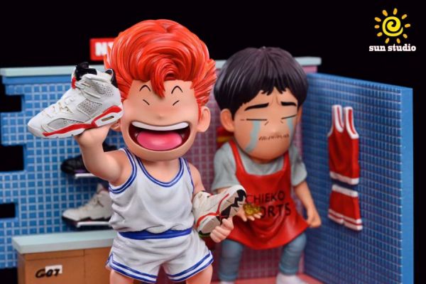 【售罄展示追加請私訊客服@toystationtw】灌籃高手 場景系類第三彈 櫻木花道買鞋 X sun studio #動漫#模型#玩具#gk#玩驛#火影#手辦#海賊#死神#航海王#獵人#阿拉蕾#七大罪#七龍珠#寶可夢#神奇寶貝#哥吉拉#宮崎駿#迪士尼#灌籃高手#鬼滅之日刃#一拳超人#蠟筆小新#咒術#鏈鋸人#進擊的巨人#妖精尾巴#我的英雄學院#我英#鋼鍊#鋼之煉金術師#新世紀福音戰士#EVA#間諜家家酒#Re0#漫威#dc#集美#hex#tsume#prime1#queen#tes#xm#野獸國#壽屋#數碼寶貝
