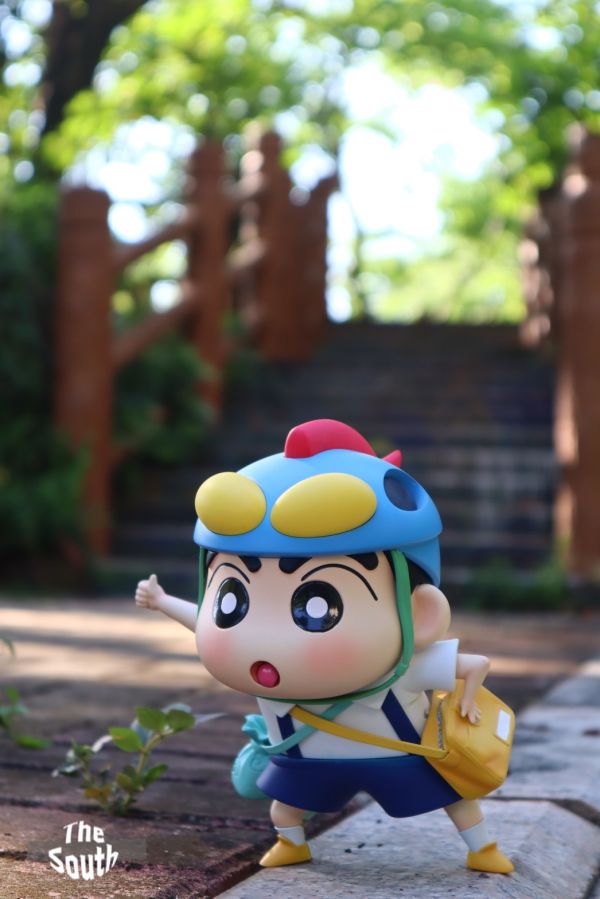 【售罄展示追加請私訊客服@toystationtw】蠟筆小新 遇見小新 X The South 動漫,模型,玩具,gk,玩驛,火影,手辦,海賊,死神,航海王,獵人,阿拉蕾,七大罪,七龍珠,寶可夢,神奇寶貝,哥吉拉,宮崎駿,迪士尼,灌籃高手,鬼滅之日刃,一拳超人,蠟筆小新,咒術,鏈鋸人,進擊的巨人,妖精尾巴,我的英雄學院,我英,鋼鍊,鋼之煉金術師,新世紀福音戰士,EVA,間諜家家酒,Re0,漫威,dc,集美#hex#tsume#prime1#queen#tes#xm#野獸國#壽屋#數碼寶貝