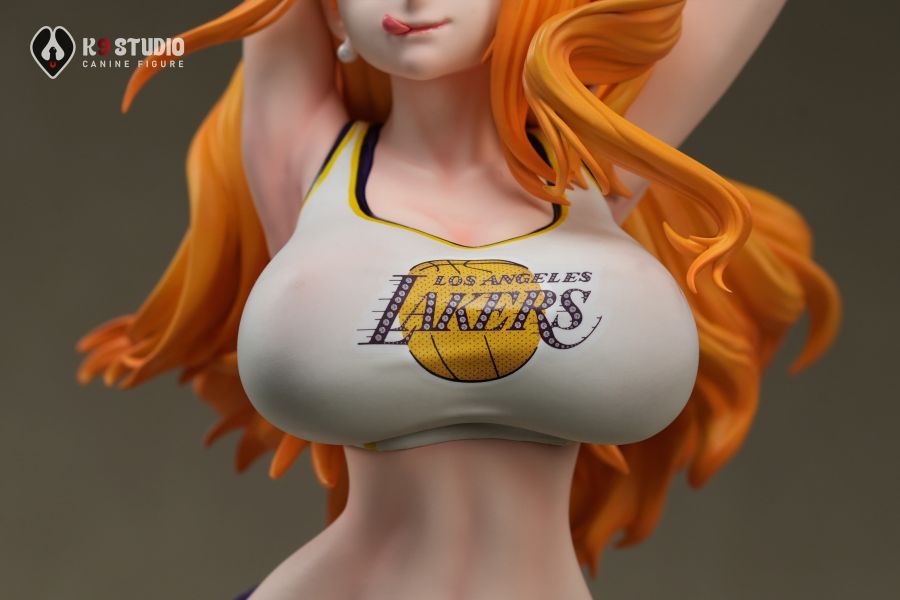 【預購】海賊王 草帽籃球隊 娜美全身雕像 X K9-Studio 玩驛丨Toy station, GK雕像預購, GK雕像代購, GK雕像現貨, GK雕像修復, 咒術, 咒術迴戰, SCC玩具屋, 玩具給庫, NBA, 瘋公仔, 訂製雕像,模型,伯公仔,gk,玩驛,火影,夜風本舖,海賊,死神,航海王,獵人,阿拉蕾,七大罪,七龍珠,寶可夢,神奇寶貝,哥吉拉,宮崎駿,迪士尼,灌籃高手,鬼滅之刃,一拳超人,蠟筆小新,咒術,鏈鋸人,進擊的巨人,乙骨,我英