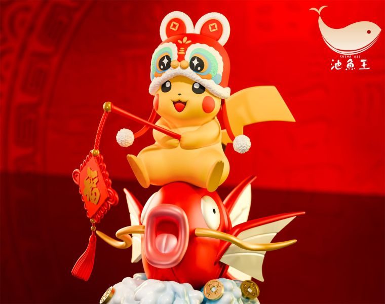 【售罄展示追加請私訊客服@toystationtw】寶可夢 招財送福皮卡丘 X 池魚王工作室 玩驛丨Toy station, GK雕像預購, GK雕像代購, GK雕像現貨, GK雕像修復, 咒術, 咒術迴戰, SCC玩具屋, 玩具給庫, NBA, 瘋公仔, 訂製雕像,模型,伯公仔,gk,玩驛,火影,夜風本舖,海賊,死神,航海王,獵人,阿拉蕾,七大罪,七龍珠,寶可夢,神奇寶貝,哥吉拉,宮崎駿,迪士尼,灌籃高手,鬼滅之刃,一拳超人,蠟筆小新,咒術,鏈鋸人,進擊的巨人,乙骨,我英