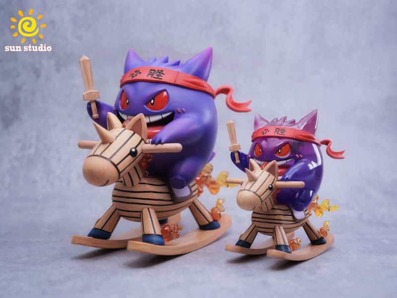 【售罄展示追加請私訊客服@toystationtw】寶可夢 搖搖馬耿鬼 X SUN studio 動漫,模型,玩具,gk,玩驛,火影,手辦,海賊,死神,航海王,獵人,阿拉蕾,七大罪,七龍珠,寶可夢,神奇寶貝,哥吉拉,宮崎駿,迪士尼,灌籃高手,鬼滅之日刃,一拳超人,蠟筆小新,咒術,鏈鋸人,進擊的巨人,妖精尾巴,我的英雄學院,我英,鋼鍊,鋼之煉金術師,新世紀福音戰士,EVA,間諜家家酒,Re0,漫威,dc,集美#hex#tsume#prime1#queen#tes#xm#野獸國#壽屋#數碼寶貝