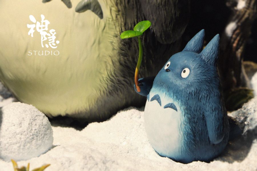 【預購】宮崎駿 遇見系列 雪地中的嬉戲-龍貓 X 神隱工作室 玩驛丨Toy station, GK雕像預購, GK雕像代購, GK雕像現貨, GK雕像修復, 咒術, 咒術迴戰, SCC玩具屋, 玩具給庫, NBA, 瘋公仔, 訂製雕像,模型,伯公仔,gk,玩驛,火影,夜風本舖,海賊,死神,航海王,獵人,阿拉蕾,七大罪,七龍珠,寶可夢,神奇寶貝,哥吉拉,宮崎駿,迪士尼,灌籃高手,鬼滅之刃,一拳超人,蠟筆小新,咒術,鏈鋸人,進擊的巨人,乙骨,我英