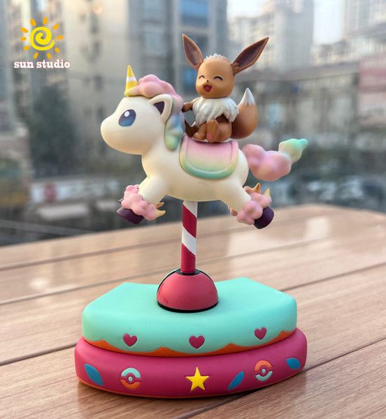 【售罄展示追加請私訊客服@toystationtw】寶可夢 遊樂園系列旋轉木馬第五&六彈妙蛙種子 & 伊布 X Sun太陽 玩驛丨Toy station, GK雕像預購, GK雕像代購, GK雕像現貨, GK雕像修復, 購物網站, 自媒體選物店, SCC玩具屋, 玩具給庫, 希模型, 瘋公仔, 訂製雕像,模型,伯公仔,gk,玩驛,火影,夜風本舖,海賊,死神,航海王,獵人,EnterBay,七大罪,七龍珠,寶可夢,神奇寶貝,哥吉拉,宮崎駿,迪士尼,灌籃高手,鬼滅之日刃,一拳超人,蠟筆小新,咒術,鏈鋸人,進擊的巨人,妖精尾