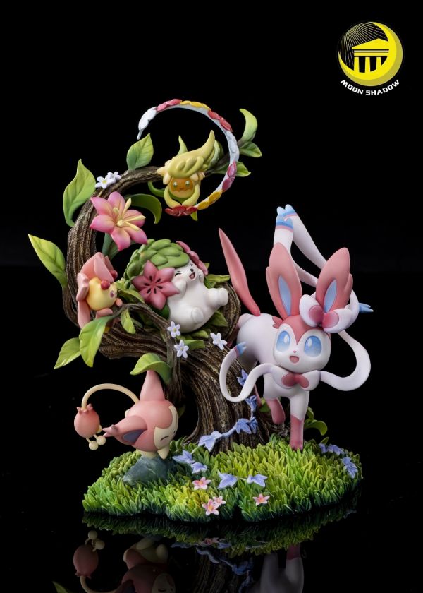 【售罄展示追加請私訊客服@toystationtw】寶可夢 自然系列 草刺蝟 仙伊布 向尾喵 花療環環 櫻花兒自然場景 X 月影殿 #動漫#模型#玩具#gk#玩驛#火影#手辦#海賊#死神#航海王#獵人#阿拉蕾#七大罪#七龍珠#寶可夢#神奇寶貝#哥吉拉#宮崎駿#迪士尼#灌籃高手#鬼滅之日刃#一拳超人#蠟筆小新#咒術#鏈鋸人#進擊的巨人#妖精尾巴#我的英雄學院#我英#鋼鍊#鋼之煉金術師#新世紀福音戰士#EVA#間諜家家酒#Re0#漫威#dc#集美#hex#tsume#prime1#queen#tes#xm#野獸國#壽屋#數碼寶貝