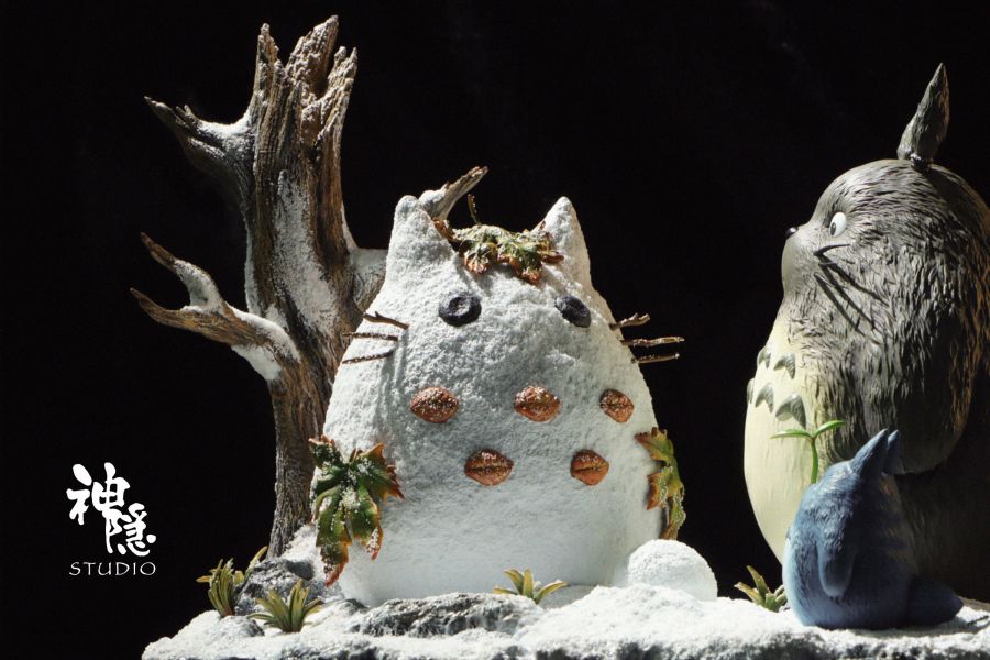 【預購】宮崎駿 遇見系列 雪地中的嬉戲-龍貓 X 神隱工作室 玩驛丨Toy station, GK雕像預購, GK雕像代購, GK雕像現貨, GK雕像修復, 咒術, 咒術迴戰, SCC玩具屋, 玩具給庫, NBA, 瘋公仔, 訂製雕像,模型,伯公仔,gk,玩驛,火影,夜風本舖,海賊,死神,航海王,獵人,阿拉蕾,七大罪,七龍珠,寶可夢,神奇寶貝,哥吉拉,宮崎駿,迪士尼,灌籃高手,鬼滅之刃,一拳超人,蠟筆小新,咒術,鏈鋸人,進擊的巨人,乙骨,我英