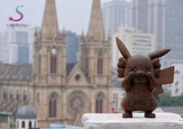 〖預購〗KAWS 皮卡丘 木雕版 X Super工作室 #動漫#模型#玩具#gk#玩驛#火影#手辦#海賊#死神#航海王#獵人#阿拉蕾#七大罪#七龍珠#寶可夢#神奇寶貝#哥吉拉#宮崎駿#迪士尼#灌籃高手#鬼滅之日刃#一拳超人#蠟筆小新#咒術#鏈鋸人#進擊的巨人#妖精尾巴#我的英雄學院#我英#鋼鍊#鋼之煉金術師#新世紀福音戰士#EVA#間諜家家酒#Re0#漫威#dc#集美#hex#tsume#prime1#queen#tes#xm#野獸國#壽屋#數碼寶貝