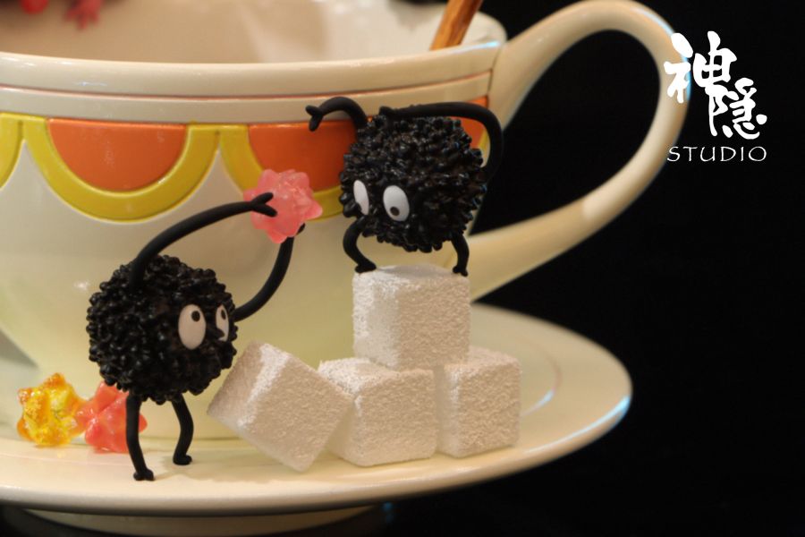 【售罄展示追加請私訊客服@toystationtw】宮崎駿 遇見系列 坊寶寶的治癒茶時 X 神隱工作室 玩驛丨Toy station, GK雕像預購, GK雕像代購, GK雕像現貨, GK雕像修復, 咒術, 咒術迴戰, SCC玩具屋, 玩具給庫, NBA, 瘋公仔, 訂製雕像,模型,伯公仔,gk,玩驛,火影,夜風本舖,海賊,死神,航海王,獵人,阿拉蕾,七大罪,七龍珠,寶可夢,神奇寶貝,哥吉拉,宮崎駿,迪士尼,灌籃高手,鬼滅之刃,一拳超人,蠟筆小新,咒術,鏈鋸人,進擊的巨人,乙骨,我英