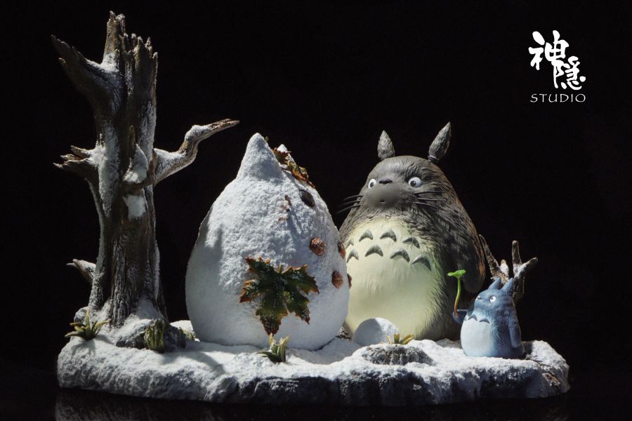【預購】宮崎駿 遇見系列 雪地中的嬉戲-龍貓 X 神隱工作室 玩驛丨Toy station, GK雕像預購, GK雕像代購, GK雕像現貨, GK雕像修復, 咒術, 咒術迴戰, SCC玩具屋, 玩具給庫, NBA, 瘋公仔, 訂製雕像,模型,伯公仔,gk,玩驛,火影,夜風本舖,海賊,死神,航海王,獵人,阿拉蕾,七大罪,七龍珠,寶可夢,神奇寶貝,哥吉拉,宮崎駿,迪士尼,灌籃高手,鬼滅之刃,一拳超人,蠟筆小新,咒術,鏈鋸人,進擊的巨人,乙骨,我英