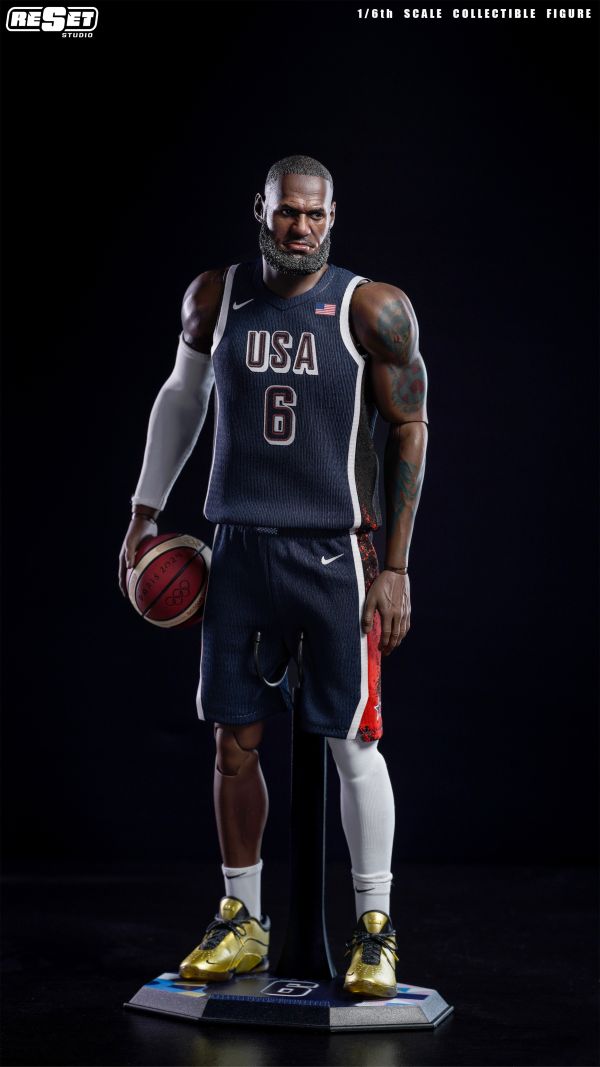 【預購】NBA 時刻系列 收藏級可動人偶 美國隊奧運詹姆斯 ( 可動眼 ) X Reset-Studio 玩驛丨Toy station, GK雕像預購, GK雕像代購, GK雕像現貨, GK雕像修復, 咒術, 咒術迴戰, SCC玩具屋, 玩具給庫, NBA, 瘋公仔, 訂製雕像,模型,伯公仔,gk,玩驛,火影,夜風本舖,海賊,死神,航海王,獵人,阿拉蕾,七大罪,七龍珠,寶可夢,神奇寶貝,哥吉拉,宮崎駿,迪士尼,灌籃高手,鬼滅之刃,一拳超人,蠟筆小新,咒術,鏈鋸人,進擊的巨人,乙骨,我英
