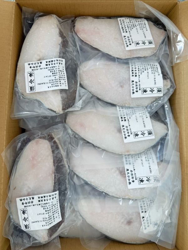 【格陵蘭厚切半肚洞大比目魚】 