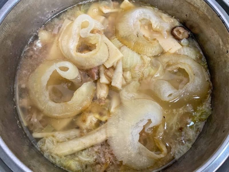 【魚翅】 (天勾翅) 