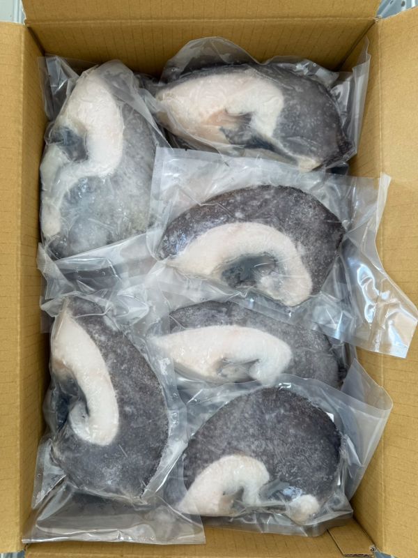 【格陵蘭厚切半肚洞大比目魚】 